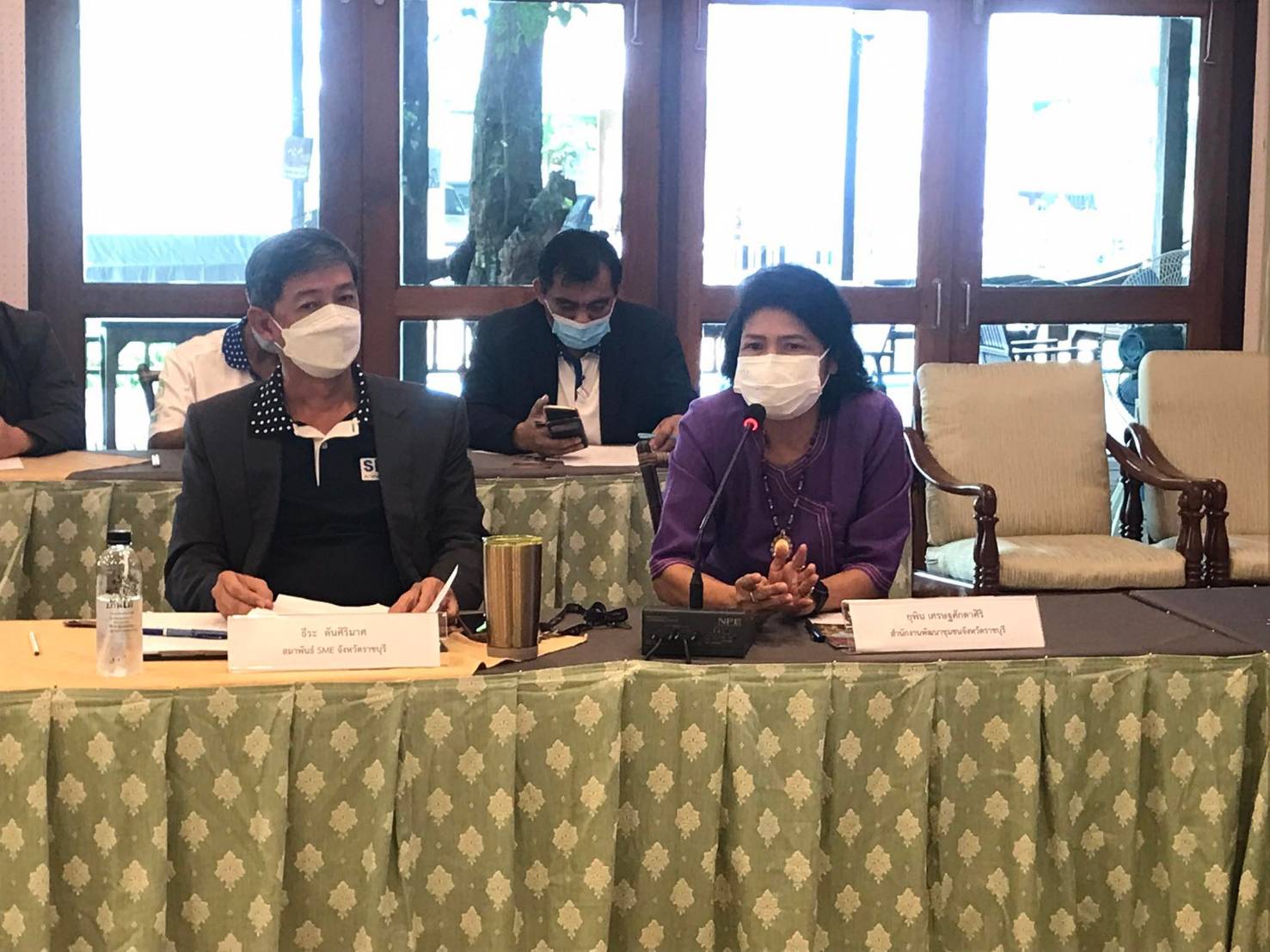 ?พช.ราชบุรี ร่วมลงนามบันทึกข้อตกลงความร่วมมือขับเคลื่อนโครงการยกระดับเศรษฐกิจสังคมรายตำบลแบบบูรณาการ ตำบลดำเนินสะดวก กิจกรรมการพัฒนาและยกระดับสินค้าชุมชน เสวนาการยกระดับสินค้า ผลิตภัณฑ์ และบริการการท่องเที่ยวโดยชุมชนตามแนวทาง 5F และโมเดลเศรษฐกิจ BCG