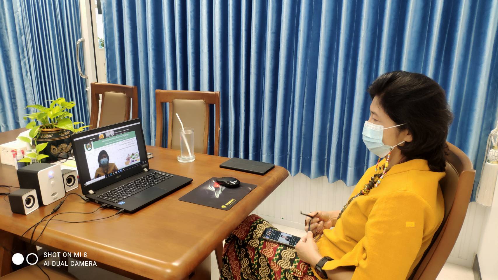 ?พช.ราชบุรี มรฏ.นครปฐม ผนึกกำลังภาคี หนุนวิสาหกิจชุมชน SMEs และผู้ประกอบการ OTOP ภาคตะวันตก ภายใต้ยุทธศาสตร์มหาวิทยาลัยเพื่อการพัฒนาท้องถิ่นในปี 65 ยกระดับมาตรฐานผลิตภัณฑ์ชุมชนท้องถิ่นเพื่อขยายตลาดภูมิปัญญา (University as a Marketplace) ผ่านระบบประชุมออนไลน์ (Zoom Cloud Meeting)