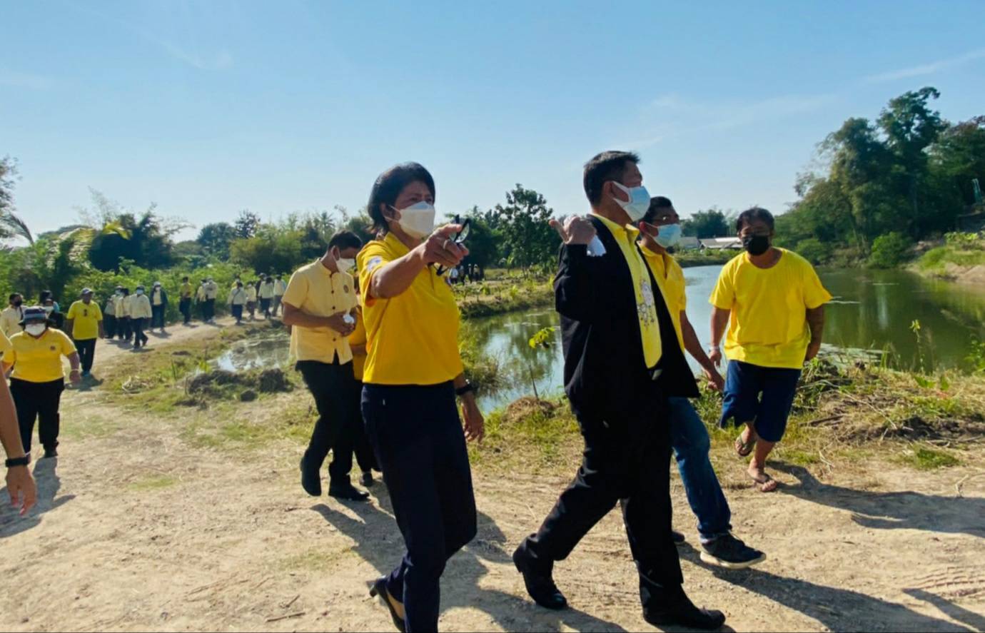 ?ผู้ว่าราชการจังหวัดราชบุรี นำทัพจิตอาสาพัฒนาชุมชน ปลูกต้นไม้ ป่า 3 อย่าง ประโยชน์ 4 อย่าง เนื่องใน “วันดินโลก” (World Soil Day)