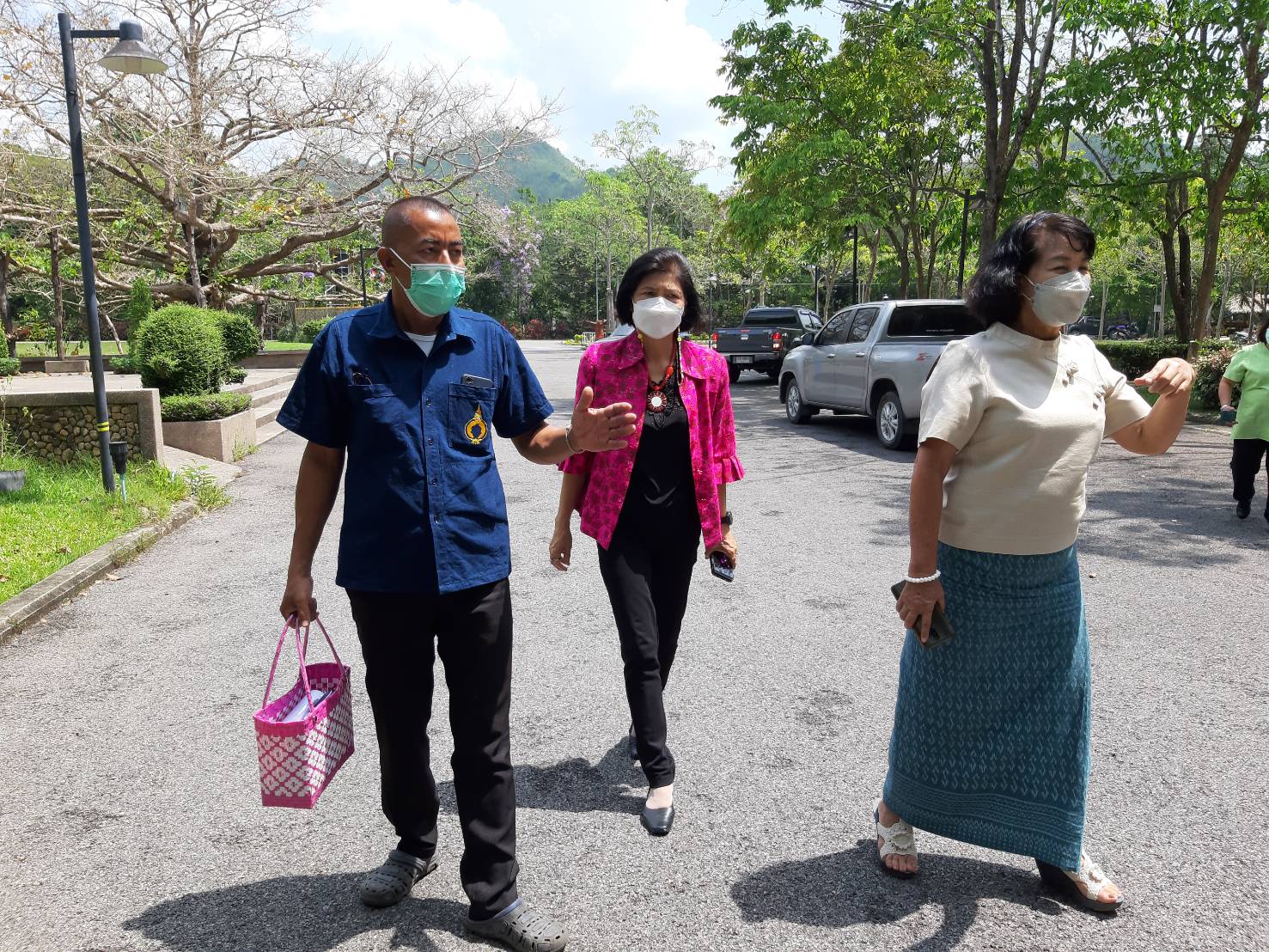 ? พช.ราชบุรี เดินหน้าขยายผลการดำเนินงานตามแนวพระราชดำริฯ ร่วมกับอุทยานธรรมชาติวิทยาอันเนื่องมาจากพระราชดำริ สมเด็จพระกนิษฐาธิราชเจ้า กรมสมเด็จพระเทพรัตนราชสุดาฯ สยามบรมราชกุมารี ในการเตรียมความพร้อมเพื่อขับเคลื่อนโครงการ 9;10 ปฏิบัติบูชา “สืบสาน รักษา ต่อยอด” แนวพระราชดำริ ประจำปี 2565