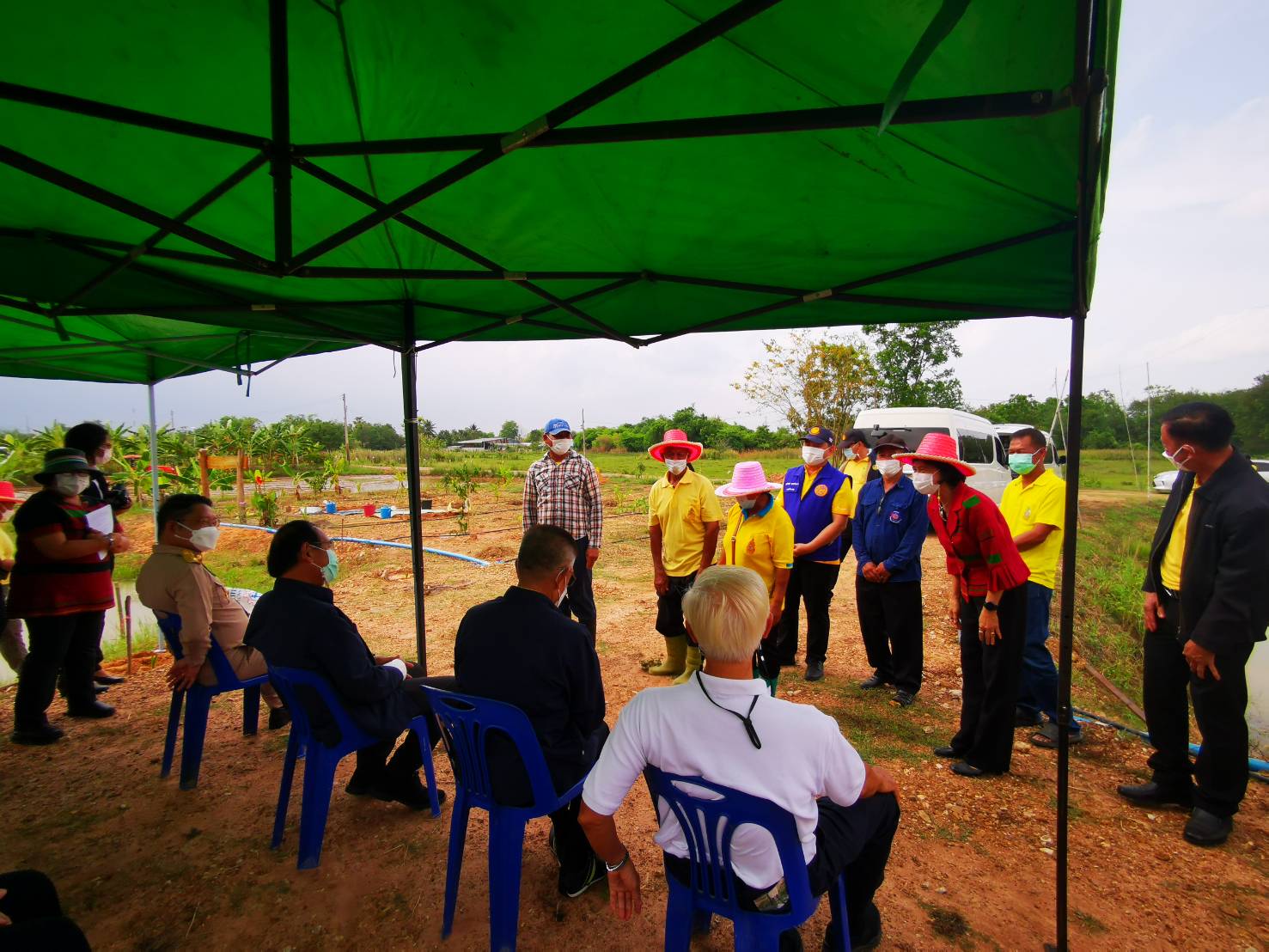 ?จังหวัดราชบุรี-พช.ราชบุรี ร่วมต้อนรับ การทัศนศึกษาดูงาน ของคณะกรรมาธิการและคณะอนุกรรมาธิการติดตามการใช้จ่ายเงินกู้ตามพระราชกำหนดให้อำนาจกระทรวงการคลังกู้เงิน เพื่อแก้ไขปัญหา เยียวยา และฟื้นฟูเศรษฐกิจ และสังคมที่ได้รับผลกระทบจากการระบาดของโรคติดเชื้อไวรัสโคโรนา 2019 พ.ศ. 2563