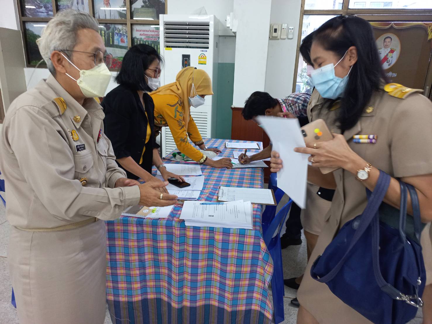 ? สพอ.เมืองราชบุรี ประชุมคณะกรรมการบริหารศูนย์อำนวยการปฏิบัติการขจัดความยากจนฯ (ศจพ.อ.) ครั้งที่ 4/2565