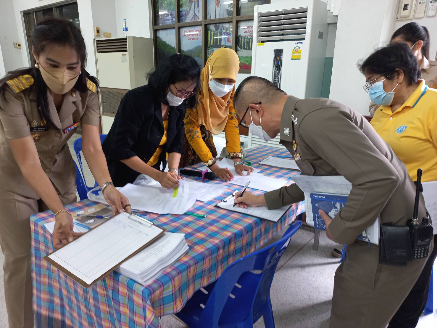 ? สพอ.เมืองราชบุรี ประชุมคณะกรรมการบริหารศูนย์อำนวยการปฏิบัติการขจัดความยากจนฯ (ศจพ.อ.) ครั้งที่ 4/2565