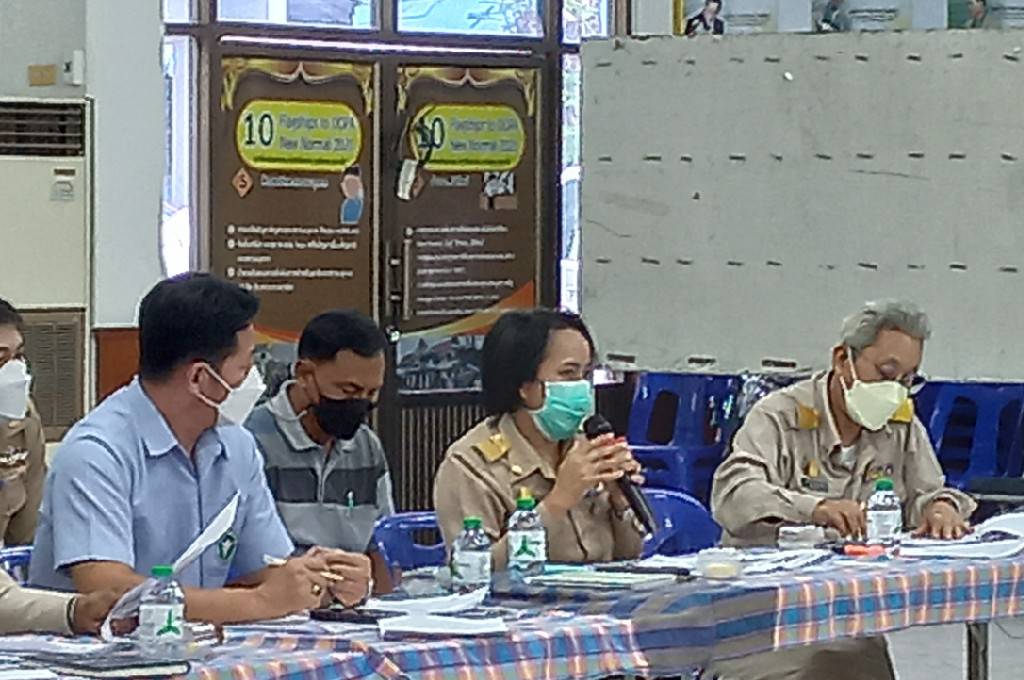 ? สพอ.เมืองราชบุรี ประชุมคณะกรรมการบริหารศูนย์อำนวยการปฏิบัติการขจัดความยากจนฯ (ศจพ.อ.) ครั้งที่ 4/2565