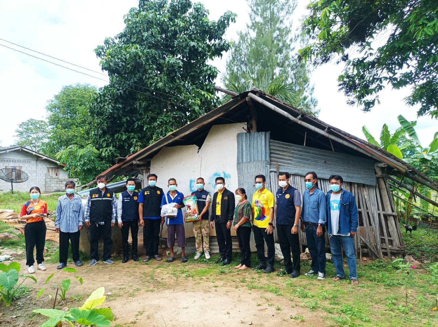 ?สำนักงานพัฒนาชุมชนอำเภอบ้านคา จับมือบูรณาการทุกภาคส่วน ขับเคลื่อนการดำเนินงานขจัดความยากจนฯ ตามหลักปรัชญาของเศรษฐกิจพอเพียง  “คนราชบุรีไม่ทิ้งกัน” ?