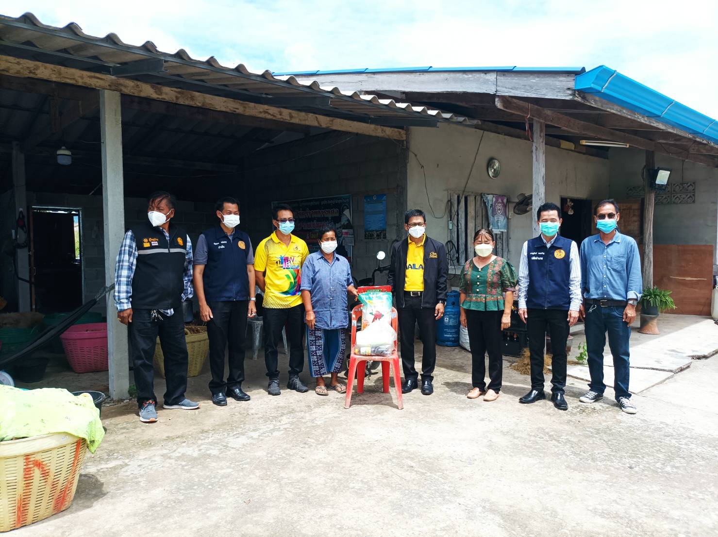 ?สำนักงานพัฒนาชุมชนอำเภอบ้านคา จับมือบูรณาการทุกภาคส่วน ขับเคลื่อนการดำเนินงานขจัดความยากจนฯ ตามหลักปรัชญาของเศรษฐกิจพอเพียง  “คนราชบุรีไม่ทิ้งกัน” ?