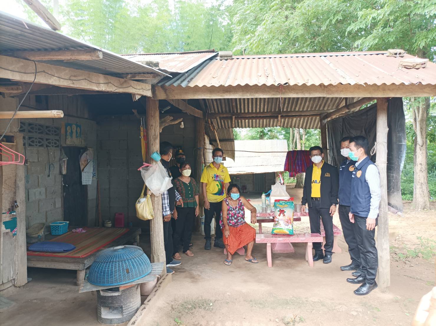 ?สำนักงานพัฒนาชุมชนอำเภอบ้านคา จับมือบูรณาการทุกภาคส่วน ขับเคลื่อนการดำเนินงานขจัดความยากจนฯ ตามหลักปรัชญาของเศรษฐกิจพอเพียง  “คนราชบุรีไม่ทิ้งกัน” ?