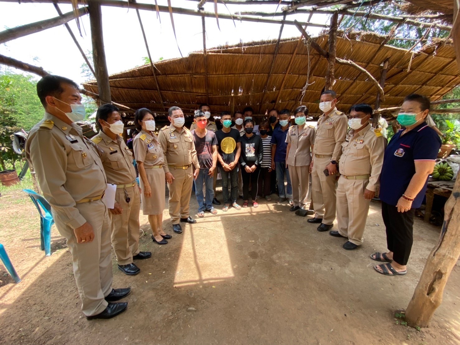 ? ผู้ตรวจราชการกระทรวงมหาดไทยลงพื้นตรวจติดตามการขจัดความยากจนและพัฒนาคนทุกช่วงวัยอย่างยั่งยืนตามหลักปรัชญาของเศรษฐกิจพอเพียง”คนราชบุรี ไม่ทิ้งกัน”