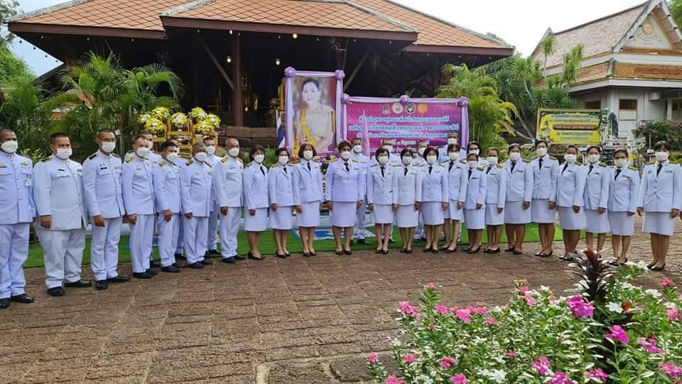 ? พช.ราชบุรี ร่วมพิธีเจริญพระพุทธมนต์สมโภชพระบรมธาตุเจดีย์เฉลิมพระเกียรติสมเด็จพระนางเจ้าฯ พระบรมราชินี เนื่องในโอกาสวันเฉลิมพระชนมพรรษา 3 มิถุนายน 2565