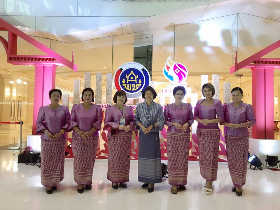 ? จังหวัดราชบุรี ร่วมพิธีเปิดโครงการกองทุนพัฒนาบทบาทสตรี สร้างโอกาสด้านอาชีพ สร้างสรรค์บทบาทสตรี สู่ความเข้มแข็งในชุมชน