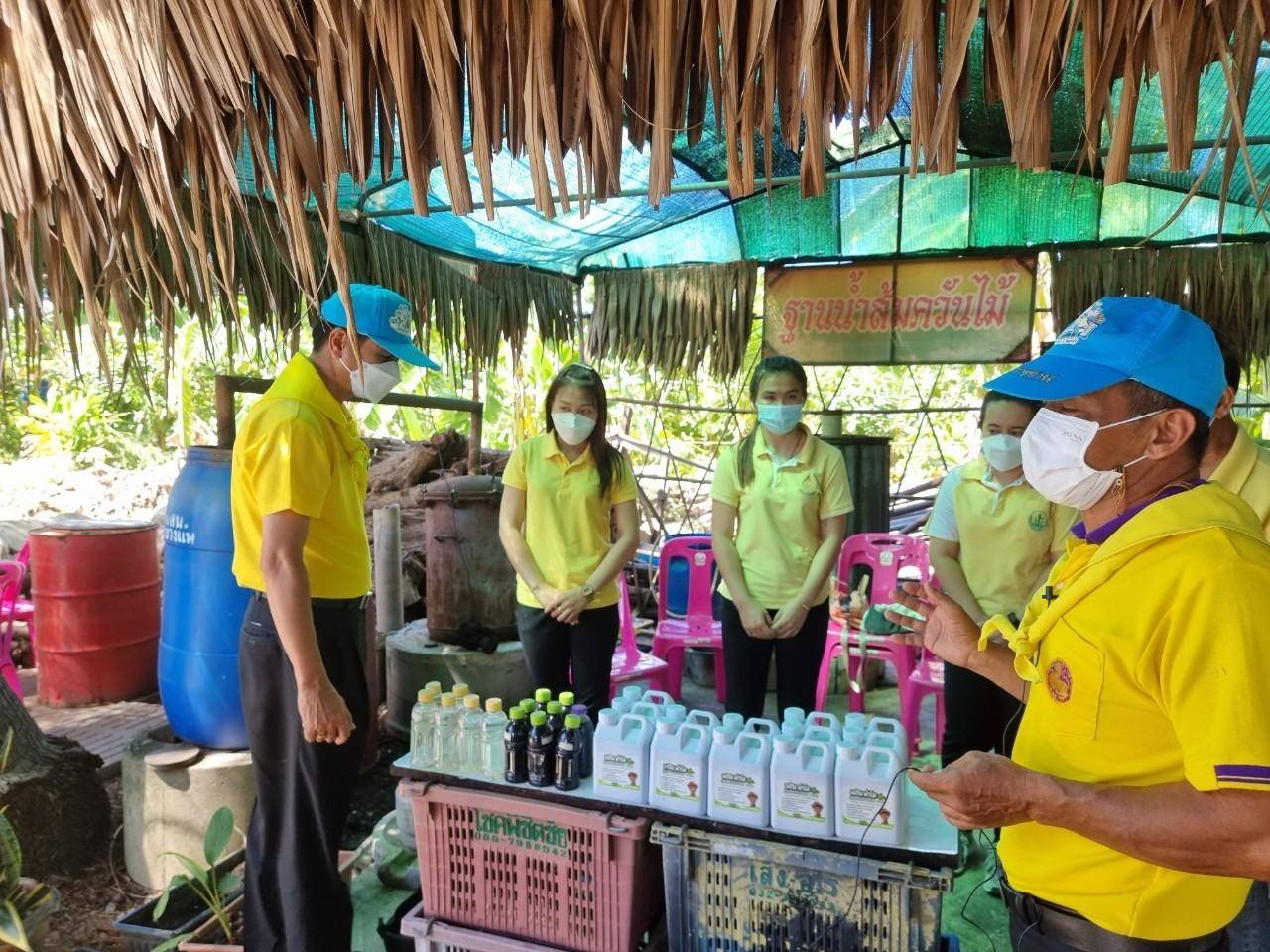 ? พช ราชบุรี นำทีมผู้นำจิตอาสาพัฒนาชุมชน ร่วมประกวดผู้นำจิตอาสาพัฒนาชุมชนดีเด่น ปี 2565 ระดับเขตตรวจราชการที่ 3 ผ่านระบบออนไลน์ ภายใต้ Motto “1 หมู่บ้านสามารถดูแลได้ทั้งตำบล สร้างความมั่นคงทางด้านอาหาร ด้วยหลักปรัชญาของเศรษฐกิจพอเพียง”