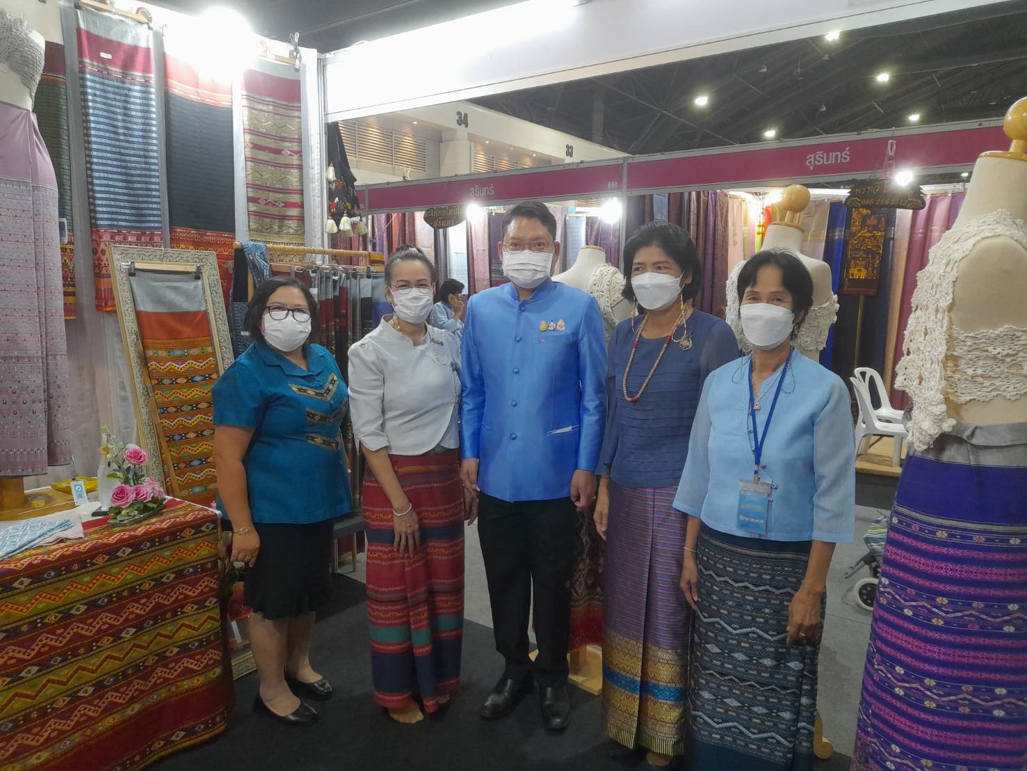 ?ราชบุรี ร่วมพิธีเปิดงาน“ศิลปาชีพประทีปไทย OTOP ก้าวไกลด้วยพระบารมี” ปี 2565 ที่ยิ่งใหญ่อลังการ และนำ OTOP พรีเมี่ยม ของดีราชบุรี เข้าร่วมแสดงและจำหน่าย