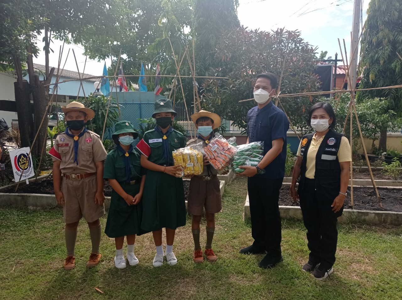 “ปฏิบัติการขจัดความยากจนและพัฒนาคนทุกช่วงวัย”