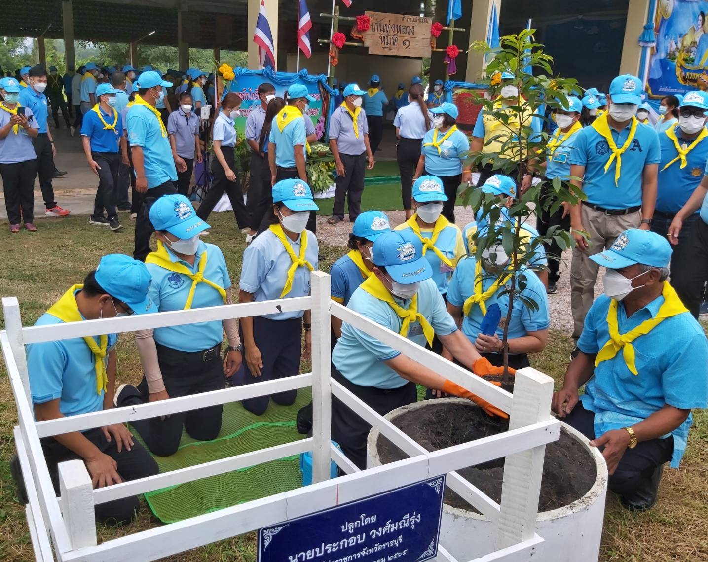 ?พช.ราชบุรี ร่วมกิจกรรมจิตอาสาเฉลิมพระเกียรติสมเด็จพระนางเจ้าสิริกิติ์ พระบรมราชินีนาถ พระบรมราชชนนีพันปีหลวง เนื่องในโอกาสมหามงคลเฉลิมพระชนมพรรษา 12 สิงหาคม 2565 และกิจกรรมช่วยเหลือครัวเรือนยากจนตามเป้าหมาย TPMAP “การขจัดความยากจนและพัฒนาคนทุกช่วงวัยอย่างยั่งยืนตามหลักปรัชญาของเศรษฐกิจพอเพียง”