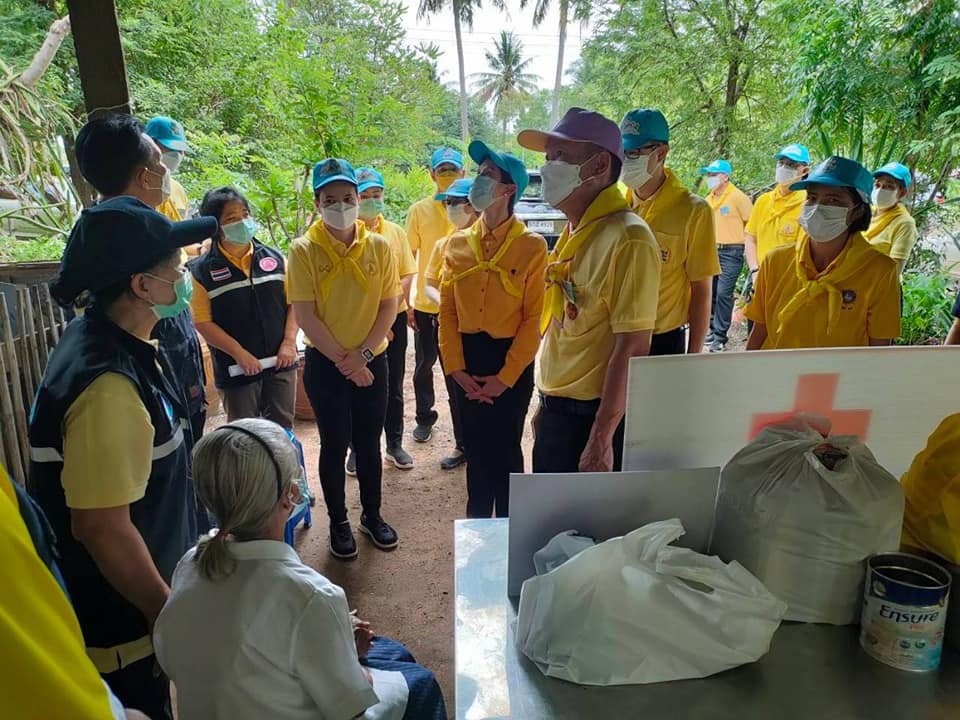 ?ศจพ.จ.จังหวัดราชบุรี ร่วมกับเหล่ากาชาดจังหวัดราชบุรีและ สจพ.อ อำเภอเมืองราชบุรี จัดกิจกรรมช่วยเหลือครัวเรือนยากจนตามเป้าหมายการขจัดความยากจนและพัฒนาคนทุกช่วงวัยอย่างยั่งยืนตามหลักปรัชญาของเศรษฐกิจพอเพียง ตำบลเจดีย์หัก อำเภอเมืองราชบุรี “คนราชบุรี ไม่ทิ้งกัน”