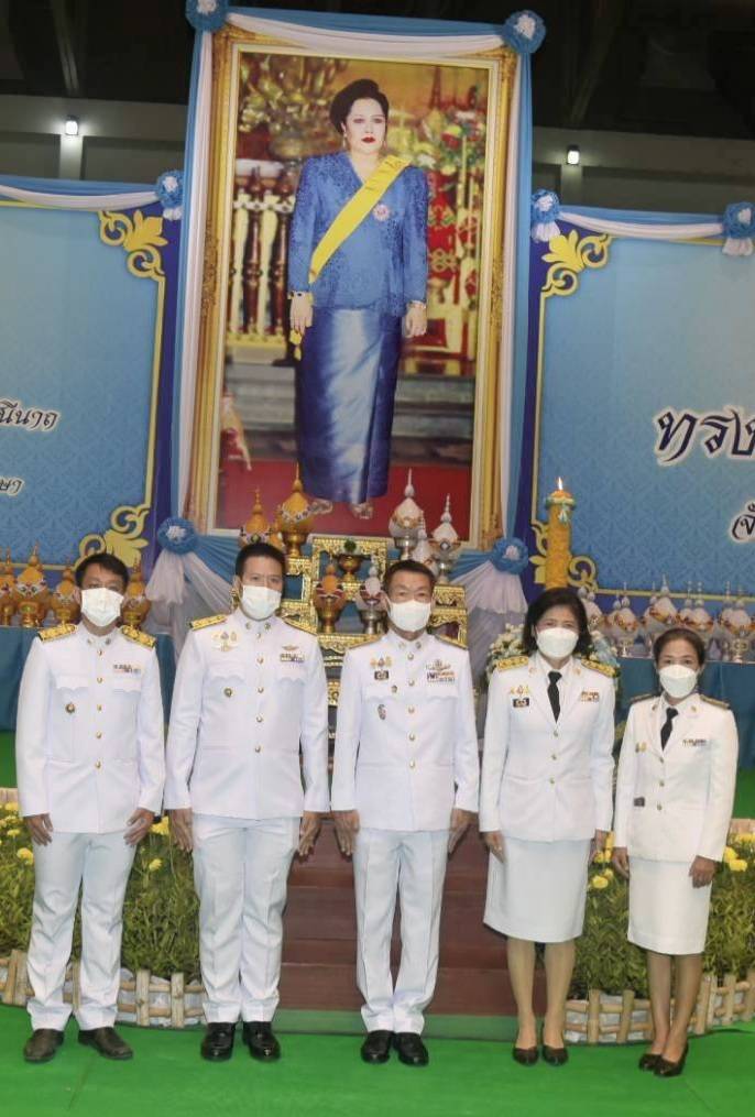 ?ผวจ.ราชบุรี นำพสกนิกรจุดเทียนถวายพระพรชัยมงคล เนื่องในโอกาสวันมหามงคลเฉลิมพระชนมพรรษา สมเด็จพระนางเจ้าสิริกิติ์ พระบรมราชินีนาถ พระบรมราชชนนีพันปีหลวง 12 สิงหาคม 2565