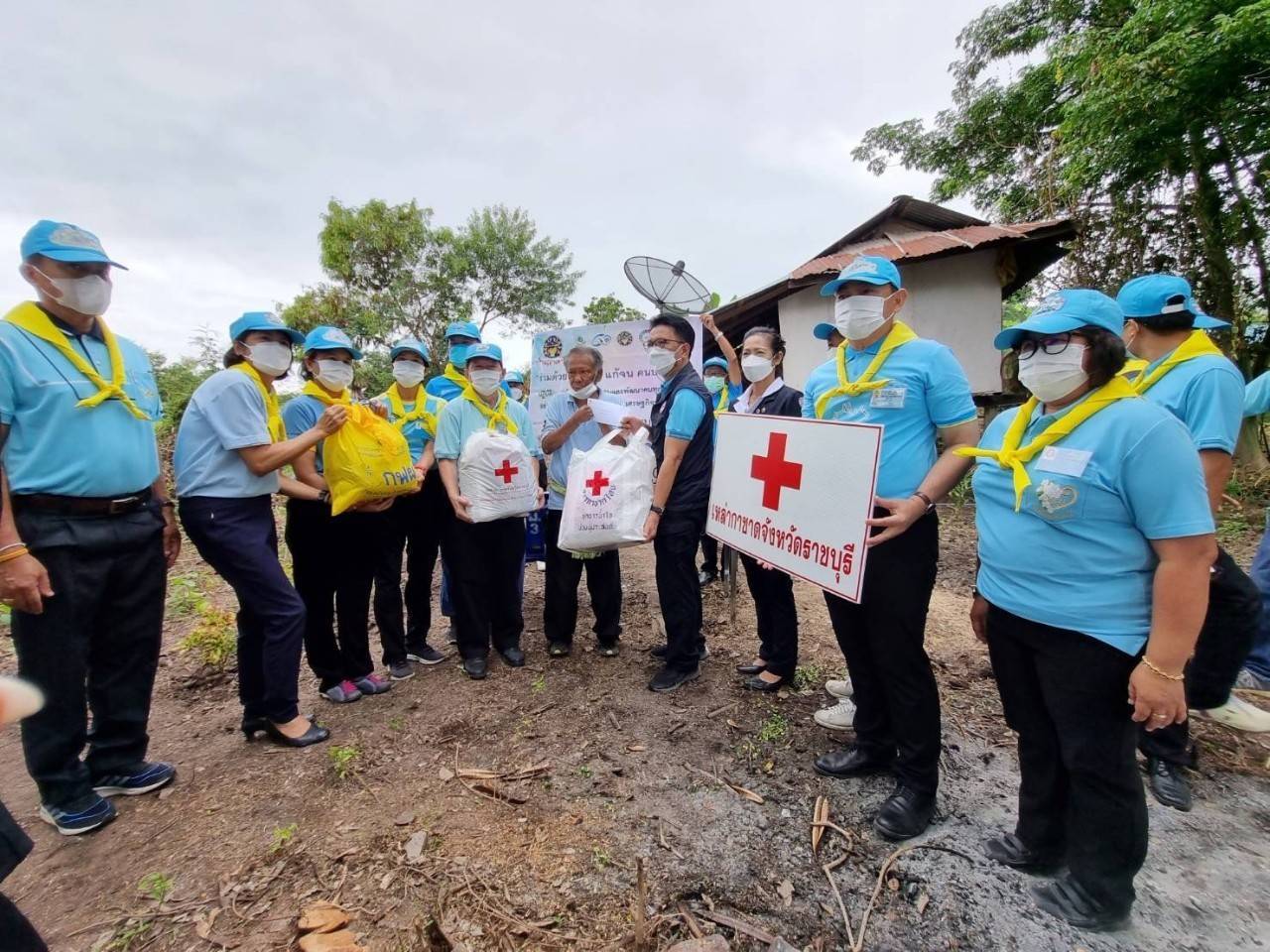 ?พช.ราชบุรี ร่วมกิจกรรมจิตอาสาเฉลิมพระเกียรติสมเด็จพระนางเจ้าสิริกิติ์ พระบรมราชินีนาถ พระบรมราชชนนีพันปีหลวง เนื่องในโอกาสมหามงคลเฉลิมพระชนมพรรษา 12 สิงหาคม 2565 และกิจกรรมช่วยเหลือครัวเรือนยากจนตามเป้าหมาย TPMAP “การขจัดความยากจนและพัฒนาคนทุกช่วงวัยอย่างยั่งยืนตามหลักปรัชญาของเศรษฐกิจพอเพียง”