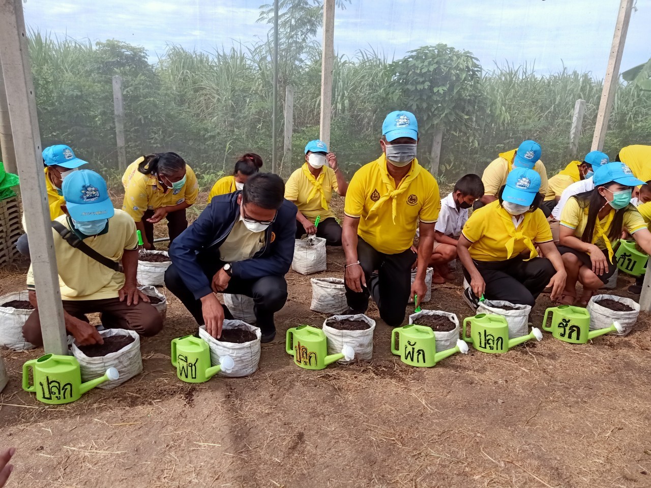 “ปฏิบัติการขจัดความยากจนและพัฒนาคนทุกช่วงวัย”