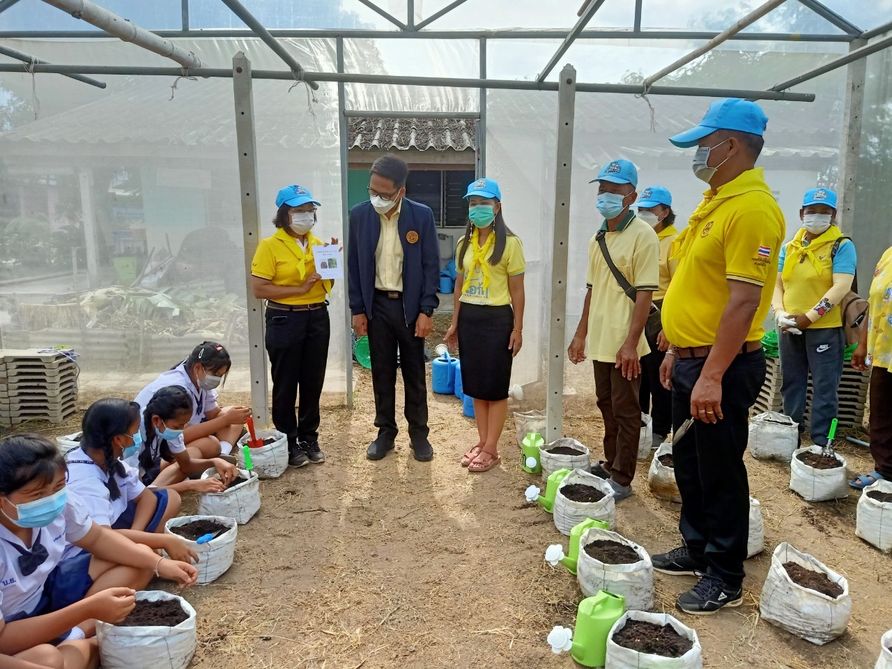 “ปฏิบัติการขจัดความยากจนและพัฒนาคนทุกช่วงวัย”