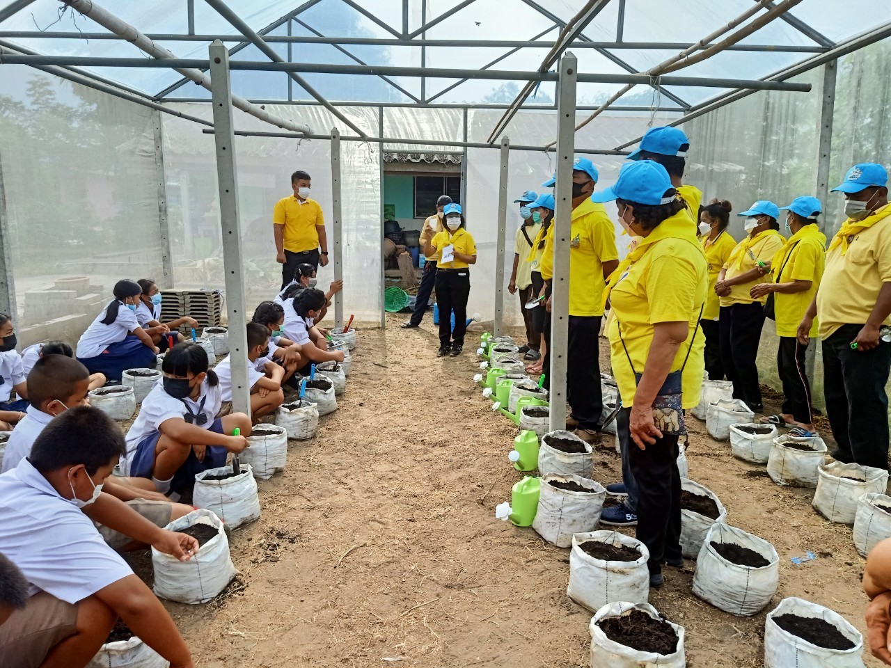 “ปฏิบัติการขจัดความยากจนและพัฒนาคนทุกช่วงวัย”