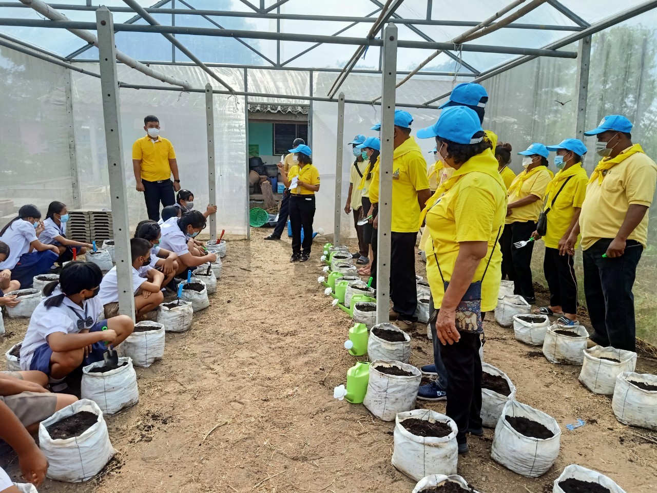 “ปฏิบัติการขจัดความยากจนและพัฒนาคนทุกช่วงวัย”