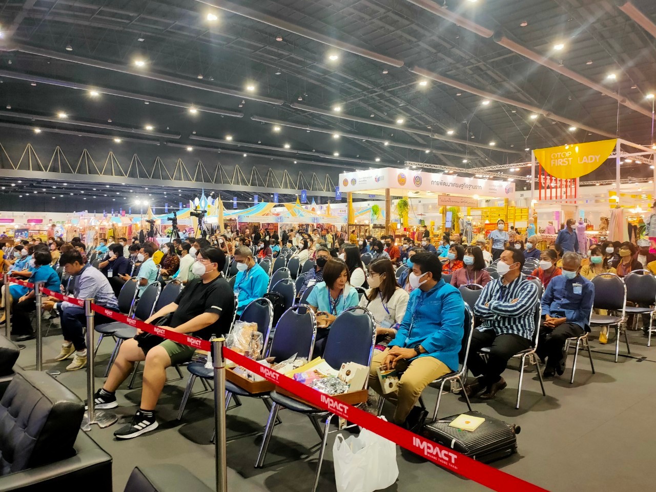 พัฒนาการจังหวัดราชบุรี นำทีมเชียร์ กลุ่มวิสาหกิจชุมชนเจ็ดเสมียนโฮมสเตย์ “กลุ่มสตรีพัสตราลัคน์ Plustarluk” ในการประกวดและเผยมือแพร่ผลการดำเนินงานเครือข่ายองค์ความรู้ KBO (Knowleged Based OTOP ) ปี 2565 รอบชิงชนะเลิศ ระดับประเทศ