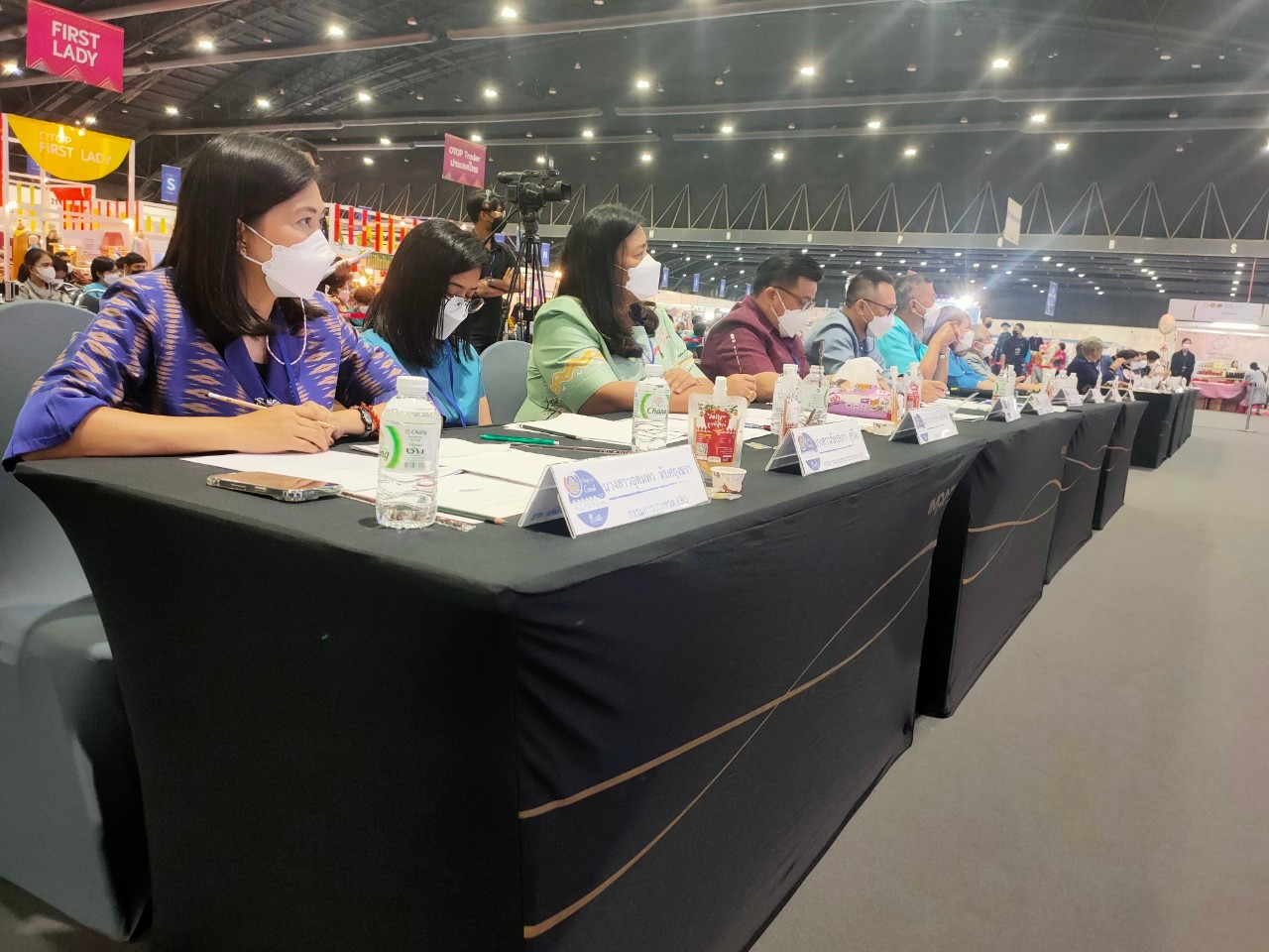 พัฒนาการจังหวัดราชบุรี นำทีมเชียร์ กลุ่มวิสาหกิจชุมชนเจ็ดเสมียนโฮมสเตย์ “กลุ่มสตรีพัสตราลัคน์ Plustarluk” ในการประกวดและเผยมือแพร่ผลการดำเนินงานเครือข่ายองค์ความรู้ KBO (Knowleged Based OTOP ) ปี 2565 รอบชิงชนะเลิศ ระดับประเทศ