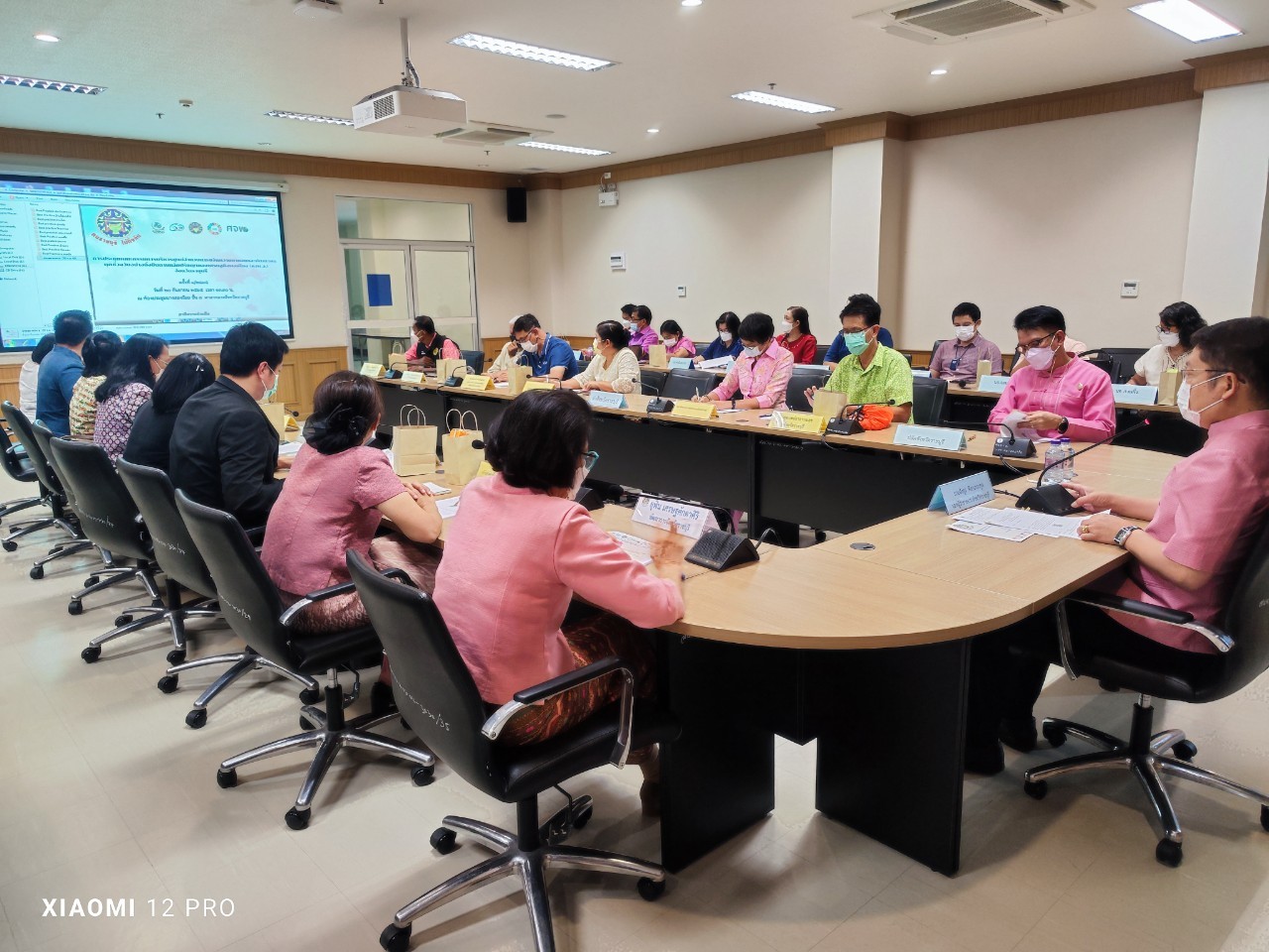 ? ราชบุรี จัดประชุมสรุปผลการขับเคลื่อน การขจัดความยากจนและพัฒนาคนทุกช่วงวัยอย่างยั่งยืนตามหลักปรัชญาของเศรษฐกิจพอเพียงจังหวัด (คจพ.จ.) ครั้งที่ 4/2565