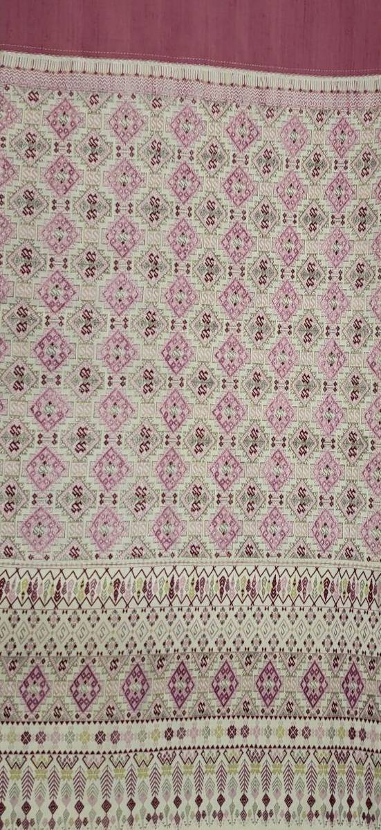 ?สุดปลื้ม ผ้าลายพระราชทานฯจังหวัดราชบุรี ไปต่อ 4 ผืน เข้ารอบการประกวดระดับประเทศ ผ้าลายพระราชทาน “ผ้าลายขิดนารีรัตนราชกัญญา “