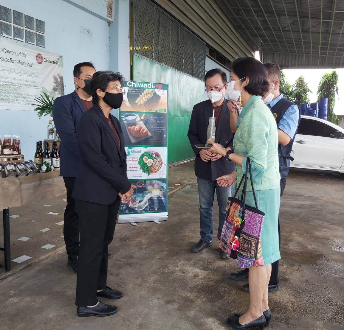 ?พช.ราชบุรี เยี่ยมชมโรงงานผลิตและจำหน่ายน้ำหวานจากพืชตระกูลปาล์ม มะพร้าว และเกษตรอินทรีย์ต่างๆ บริษัท ชีวาดี โปรดักส์ จำกัด