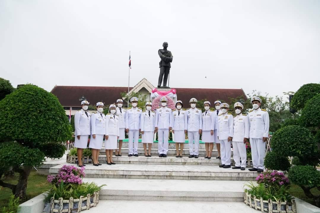 ?ผวจ.ราชบุรี นำข้าราชการในสังกัดวางพวงมาลา และนำพสนิกรน้อมรำลึกในพระมหากรุณาธิคุณ เนื่องในวันคล้ายวันสวรรคต พระบาทสมเด็จพระจุลจอมเกล้าเจ้าอยู่หัว 23 ตุลาคม 2565