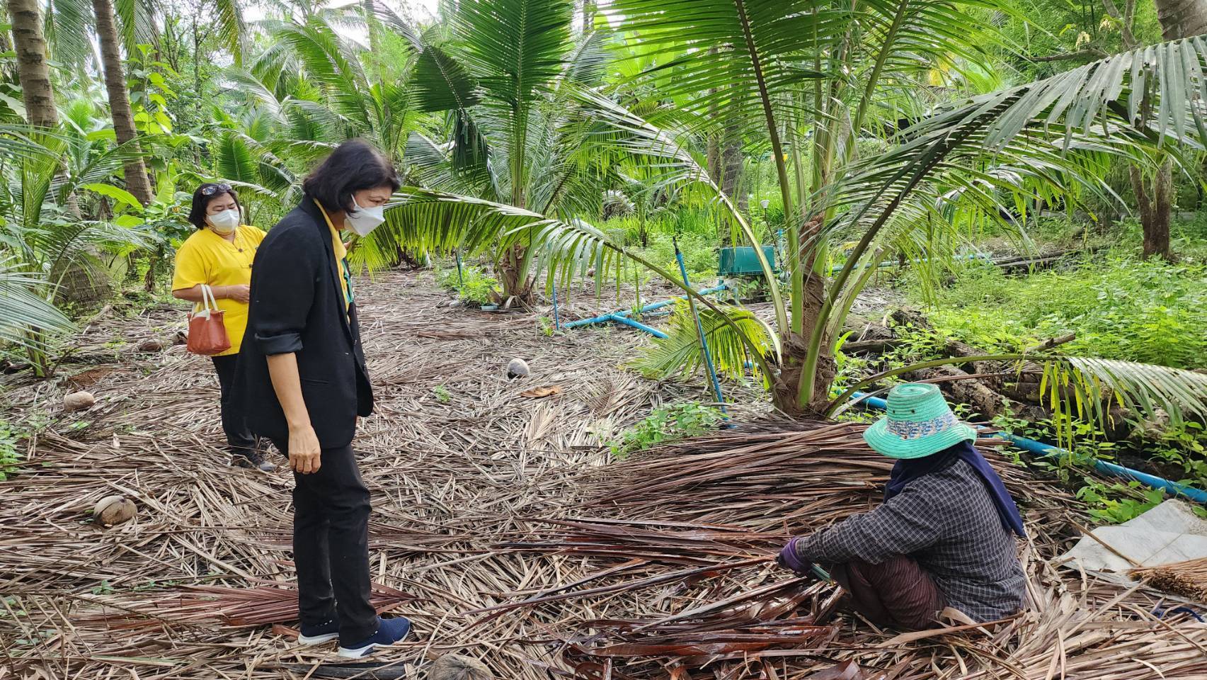 ?พช.ราชบุรี ลงพื้นที่ เยี่ยมชมการดำเนินงานศูนย์เรียนรู้ โคก หนอง นา พัฒนาชุมชน ในพื้นที่อำเภอดำเนินสะดวก จังหวัดราชบุรี