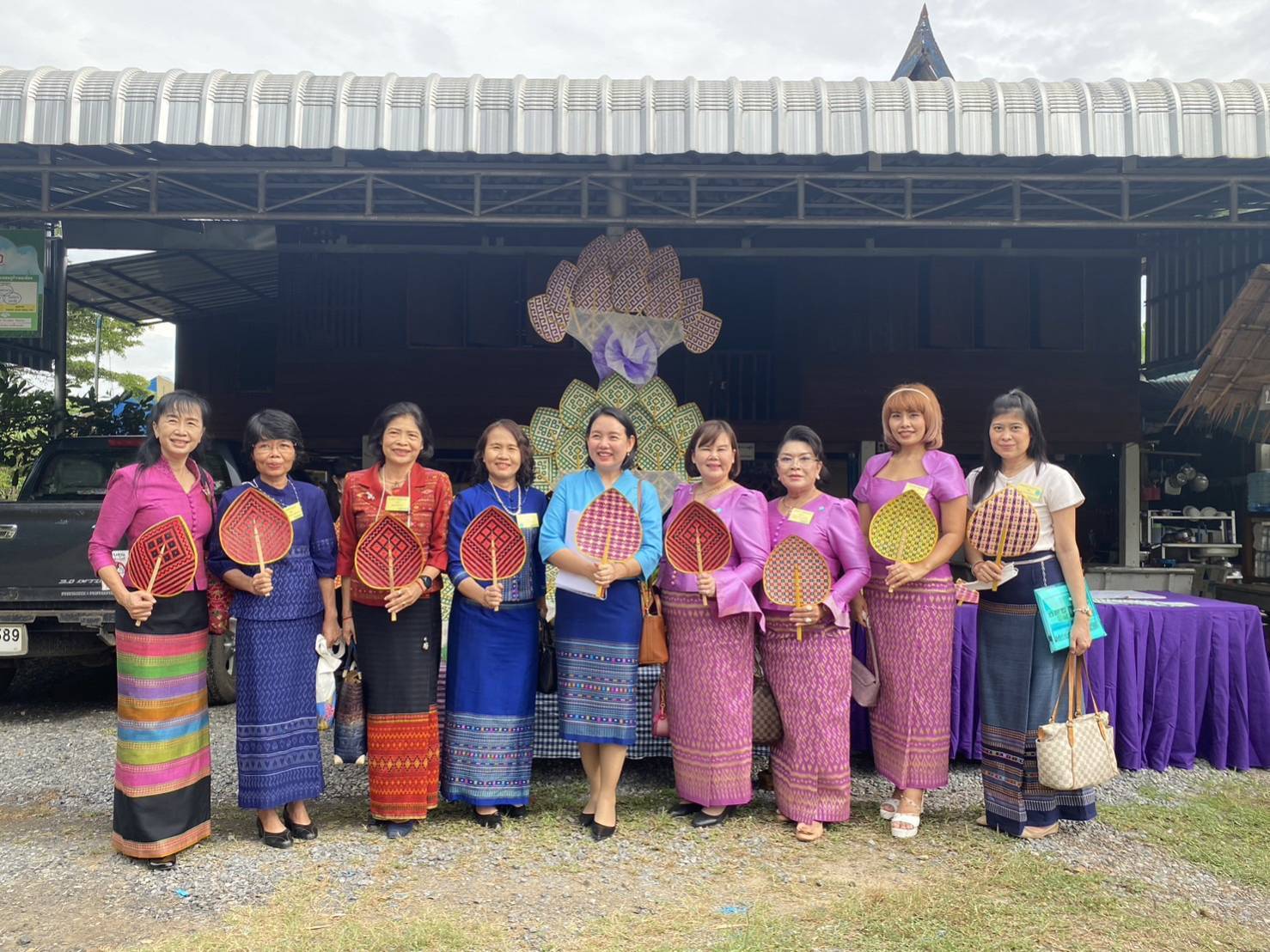 ? พช.ราชบุรี นำองค์กรสตรีเข้าร่วมประชุมสมาคมแม่บ้านมหาดไทยสัญจร ครั้งที่ 1 พื้นที่ภาคกลาง และภาคตะวันออก 25 จังหวัด