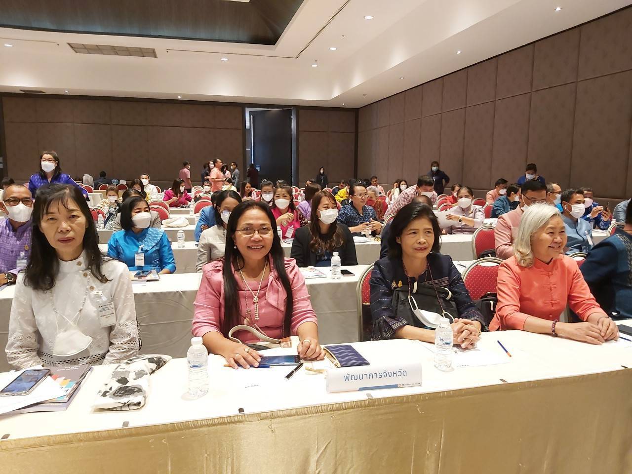 ?พช.ราชบุรี รับมอบนโยบายการสร้างความเข้าใจการขับเคลื่อนการขจัดความยากจนในระดับพื้นที่ จากฐานข้อมูล Thai QM ระหว่างวันที่ 20 – 22 ธันวาคม 2565