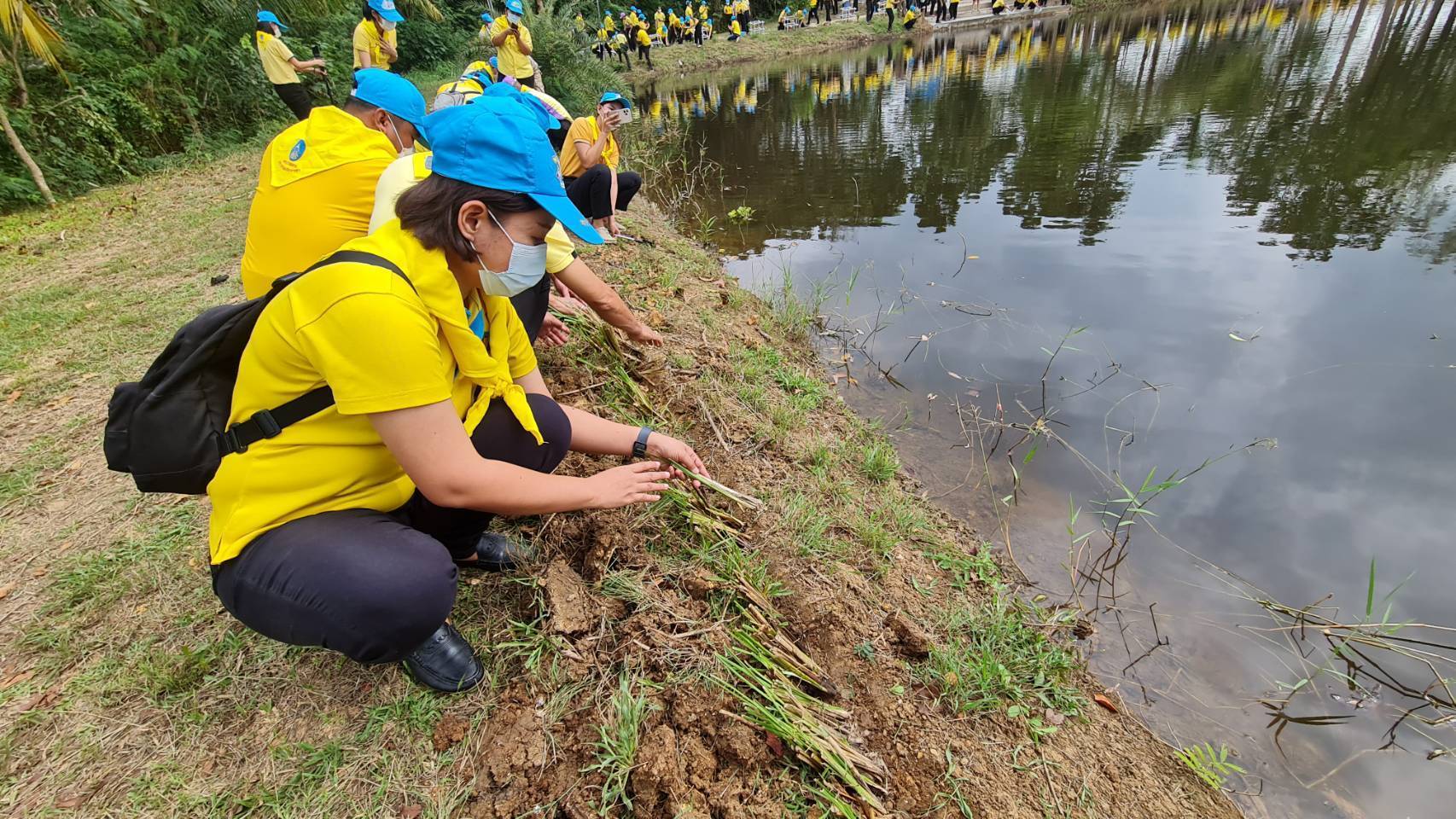 ?พช.ราชบุรี ร่วมกิจกรรมจิตอาสาฯ เนื่องในวันคล้ายวันพระบรมราชสมภพพระบาทสมเด็จ พระบรมชนกาธิเบศร มหาภูมิพลอดุลยเดชมหาราช บรมนาถบพิตร วันชาติ วันพ่อแห่งชาติ และ kick off กิจกรรมเนื่องใน “วันดินโลก 5 ธันวาคม 2565”