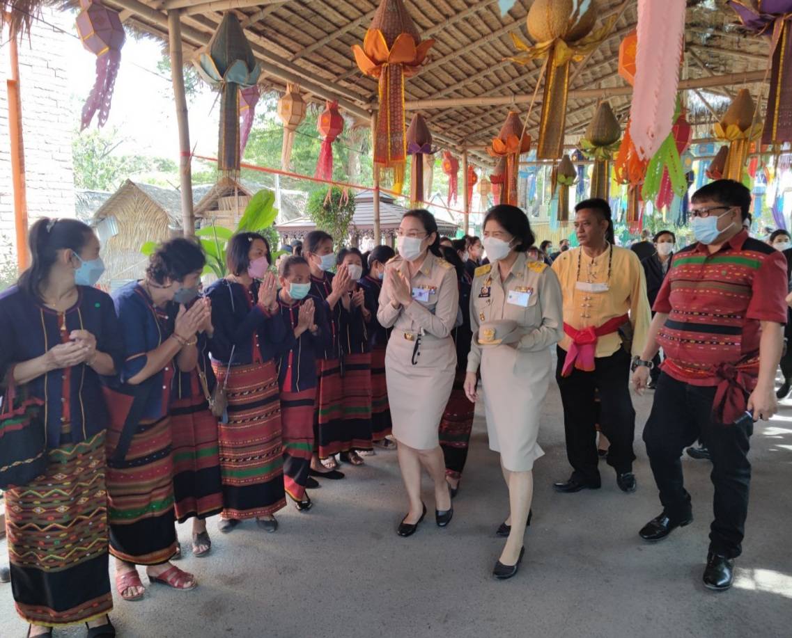 ? พช.ราชบุรี ร่วมต้อนรับนายกรัฐมนตรี พร้อมด้วยคณะรัฐมนตรีหลายกระทรวงและรัฐมนตรีว่าการกระทรวงมหาดไทย ลงพื้นที่จังหวัดราชบุรี