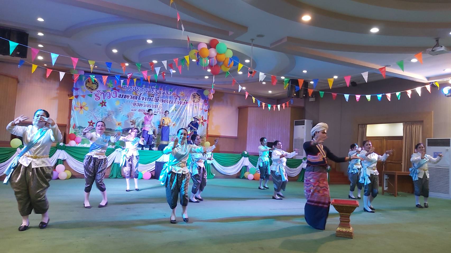 ? พช.ราชบุรี ร่วมเป็นคณะกรรมการคัดเลือกการประกวดร้องเพลง “รำวงมหาดไทยเพื่อคนไทย” จังหวัดราชบุรี