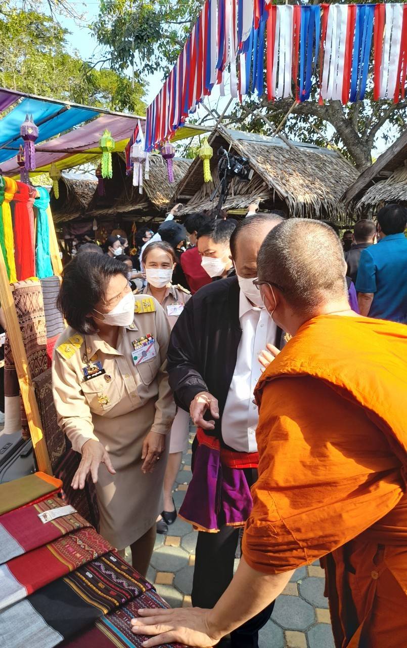 ? พช.ราชบุรี ร่วมต้อนรับนายกรัฐมนตรี พร้อมด้วยคณะรัฐมนตรีหลายกระทรวงและรัฐมนตรีว่าการกระทรวงมหาดไทย ลงพื้นที่จังหวัดราชบุรี