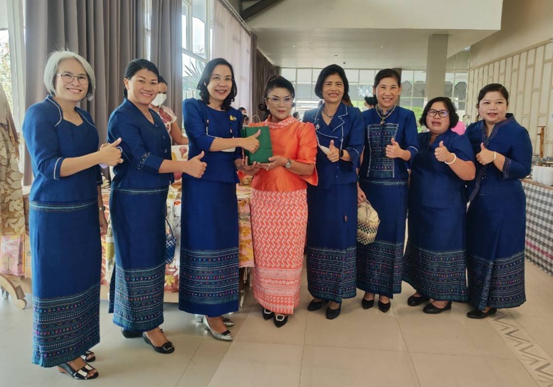 ?จังหวัดราชบุรี (พช.ราชบุรี ผนึกกำลังองค์กรสตรี) จัดกิจกรรมรวมพลังสตรีและผู้นำพัฒนาชุมชน ส่งเสริม “ผ้าไทย ใส่ให้สนุก” ตามพระดำริ สมเด็จพระเจ้าลูกเธอ เจ้าฟ้าสิริวัณณวรี นารีรัตนราชกัญญา เนื่องในวันสตรีสากล ประจำปี 2566