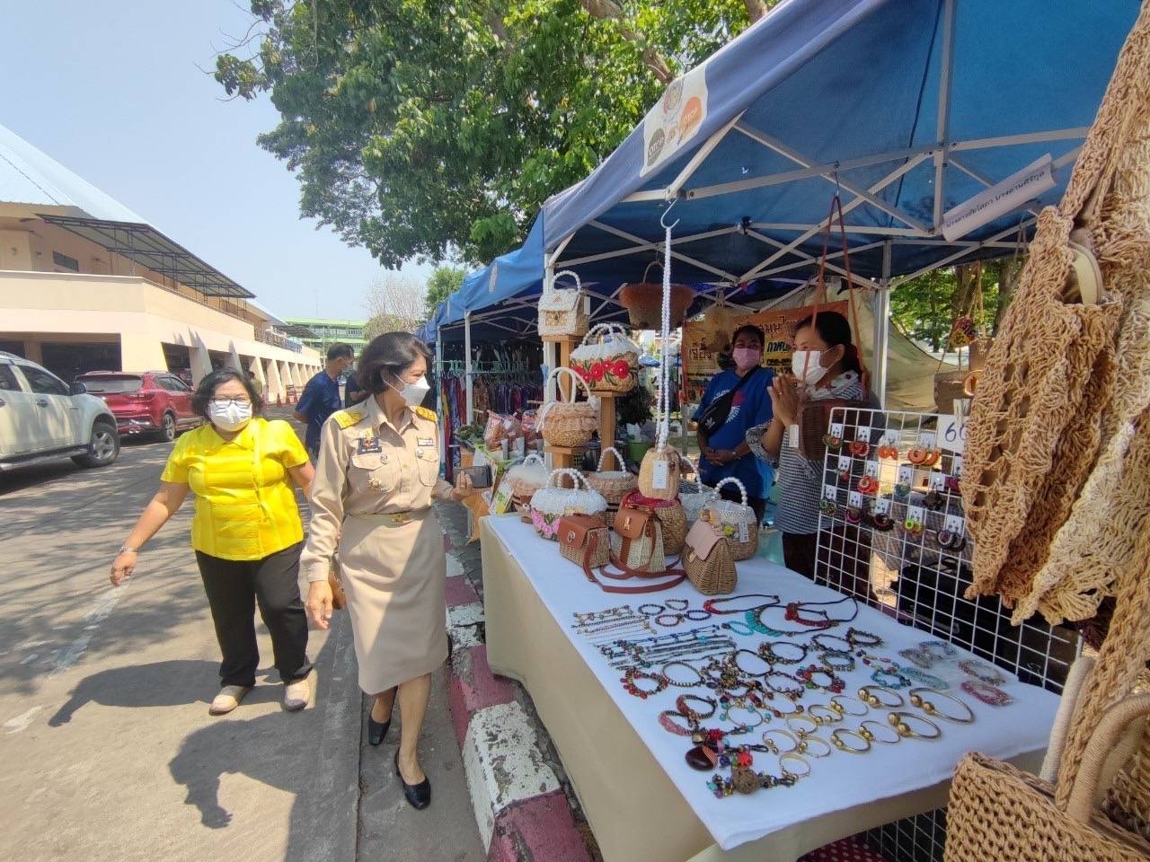 ? พช.ราชบุรี จับมือ เครือข่าย KBO จังหวัด จัดกิจกรรมทดสอบตลาดผลิตภัณฑ์ KBO ณ ตลาดนัดประชารัฐ คนไทยยิ้มได้ หน้าศาลากลางจังหวัดราชบุรี