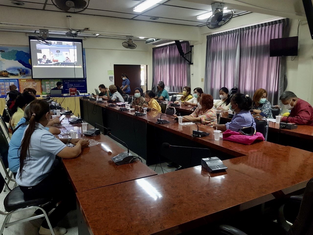 ? พช.ราชบุรี ดำเนินกิจกรรมโครงการฝึกอาชีพพัฒนาคนทุกช่วงวัยตามหลักปรัชญาของเศรษฐกิจพอเพียง (การทำไข่เค็มไอโอดีน)