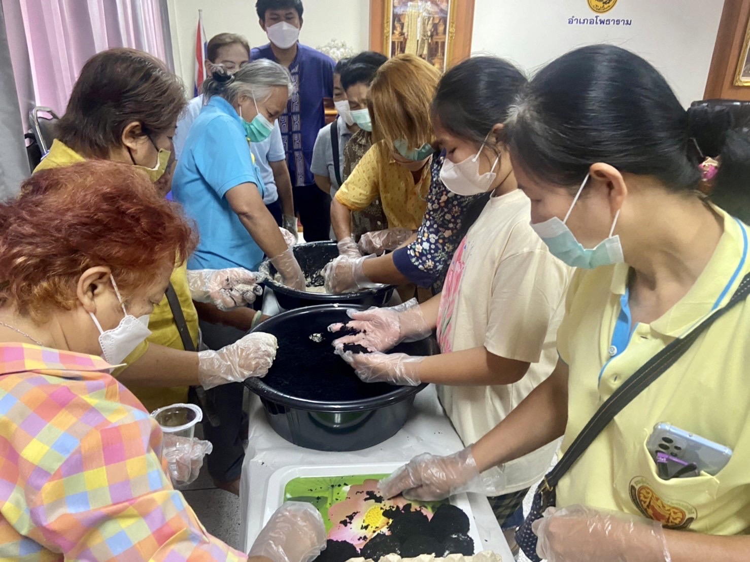 ? พช.ราชบุรี ดำเนินกิจกรรมโครงการฝึกอาชีพพัฒนาคนทุกช่วงวัยตามหลักปรัชญาของเศรษฐกิจพอเพียง (การทำไข่เค็มไอโอดีน)
