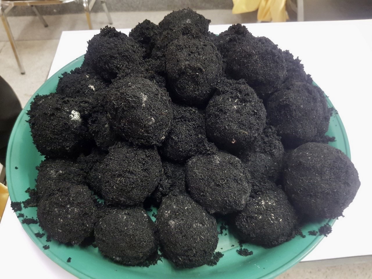 ? พช.ราชบุรี ดำเนินกิจกรรมโครงการฝึกอาชีพพัฒนาคนทุกช่วงวัยตามหลักปรัชญาของเศรษฐกิจพอเพียง (การทำไข่เค็มไอโอดีน)