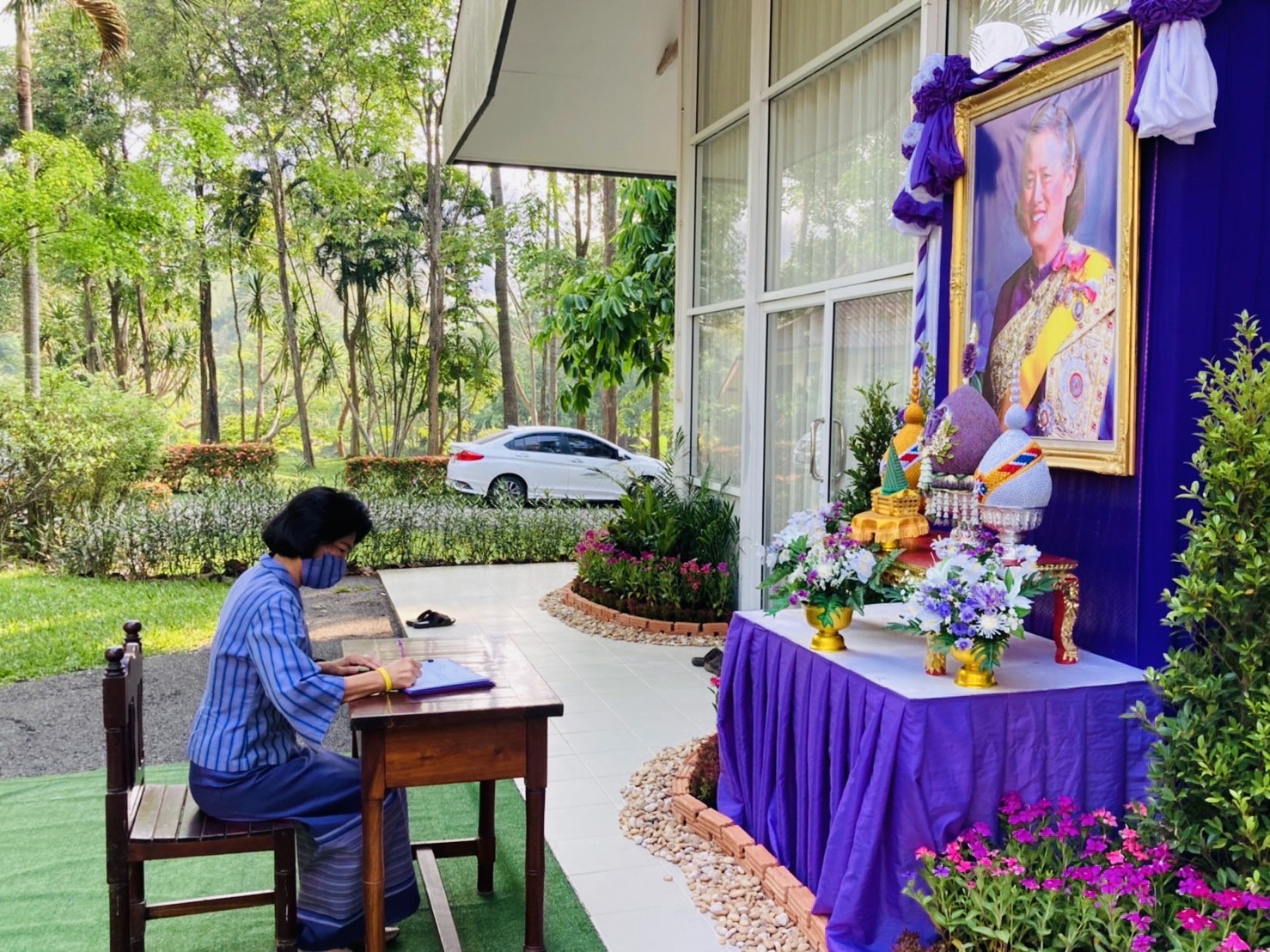 ? พิธีวางพานพุ่มถวายเครื่องราชสักการะ และมอบทุนอุปการะเด็กกองทุนพัฒนาเด็กชนบทในพระบรมราชูปถัมภ์ สมเด็จพระเทพรัตนราชสุดา ฯ สยามบรมราชกุมารี เนื่องในวันคล้ายวันพระราชสมภพสมเด็จพระกนิษฐาธิราชเจ้า กรมสมเด็จพระเทพรัตนราชสุดาฯ สยามบรมราชกุมารี 2 เมษายน 2566