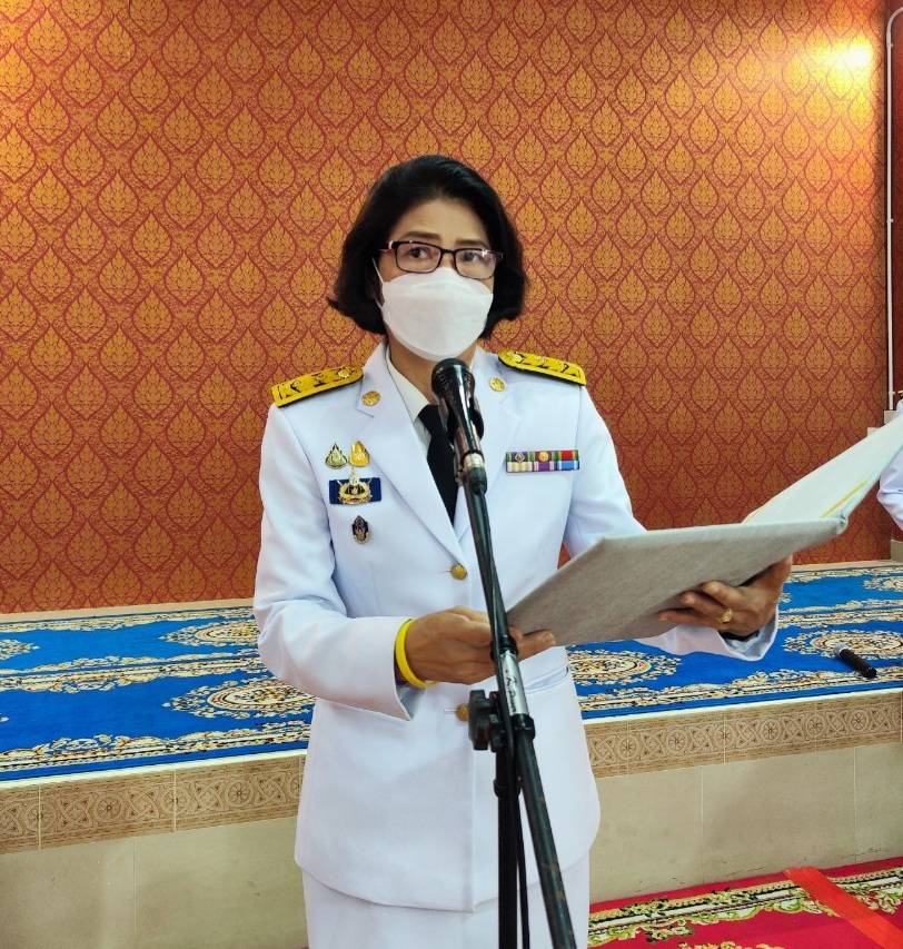 จังหวัดราชบุรี จัดพิธีมอบลายผ้าพระราชทาน “ผ้าลายดอกรักราชกัญญา” สืบสานพระราชปณิธาน ต่อยอดการพัฒนา สร้างงาน สร้างรายได้ กระจายสู่ชุมชนอย่างยั่งยืน