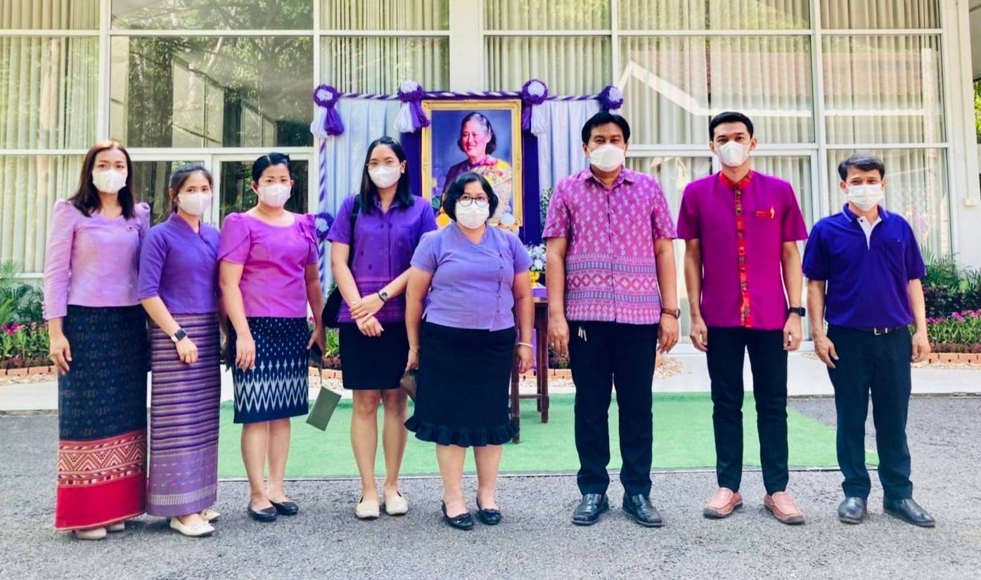 ? พิธีวางพานพุ่มถวายเครื่องราชสักการะ และมอบทุนอุปการะเด็กกองทุนพัฒนาเด็กชนบทในพระบรมราชูปถัมภ์ สมเด็จพระเทพรัตนราชสุดา ฯ สยามบรมราชกุมารี เนื่องในวันคล้ายวันพระราชสมภพสมเด็จพระกนิษฐาธิราชเจ้า กรมสมเด็จพระเทพรัตนราชสุดาฯ สยามบรมราชกุมารี 2 เมษายน 2566