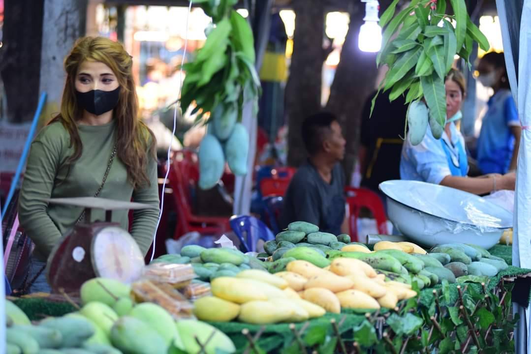 ?พช.ราชบุรีร่วมพิธีเปิดงานมะม่วงและของดีปากท่อและจัดการประกวดเพื่อรณรงค์ส่งเสริมการสวมใส่ผ้าไทย”สตรีสดใส ผ้าไทยใส่สนุก”