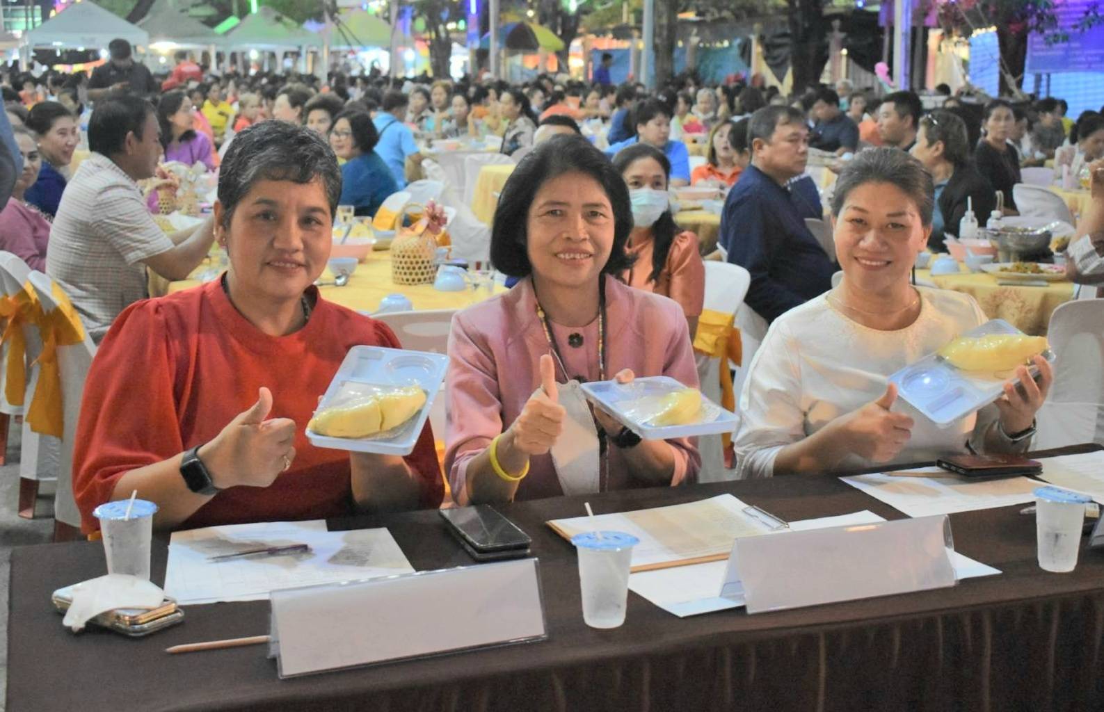 ?พช.ราชบุรีร่วมพิธีเปิดงานมะม่วงและของดีปากท่อและจัดการประกวดเพื่อรณรงค์ส่งเสริมการสวมใส่ผ้าไทย”สตรีสดใส ผ้าไทยใส่สนุก”