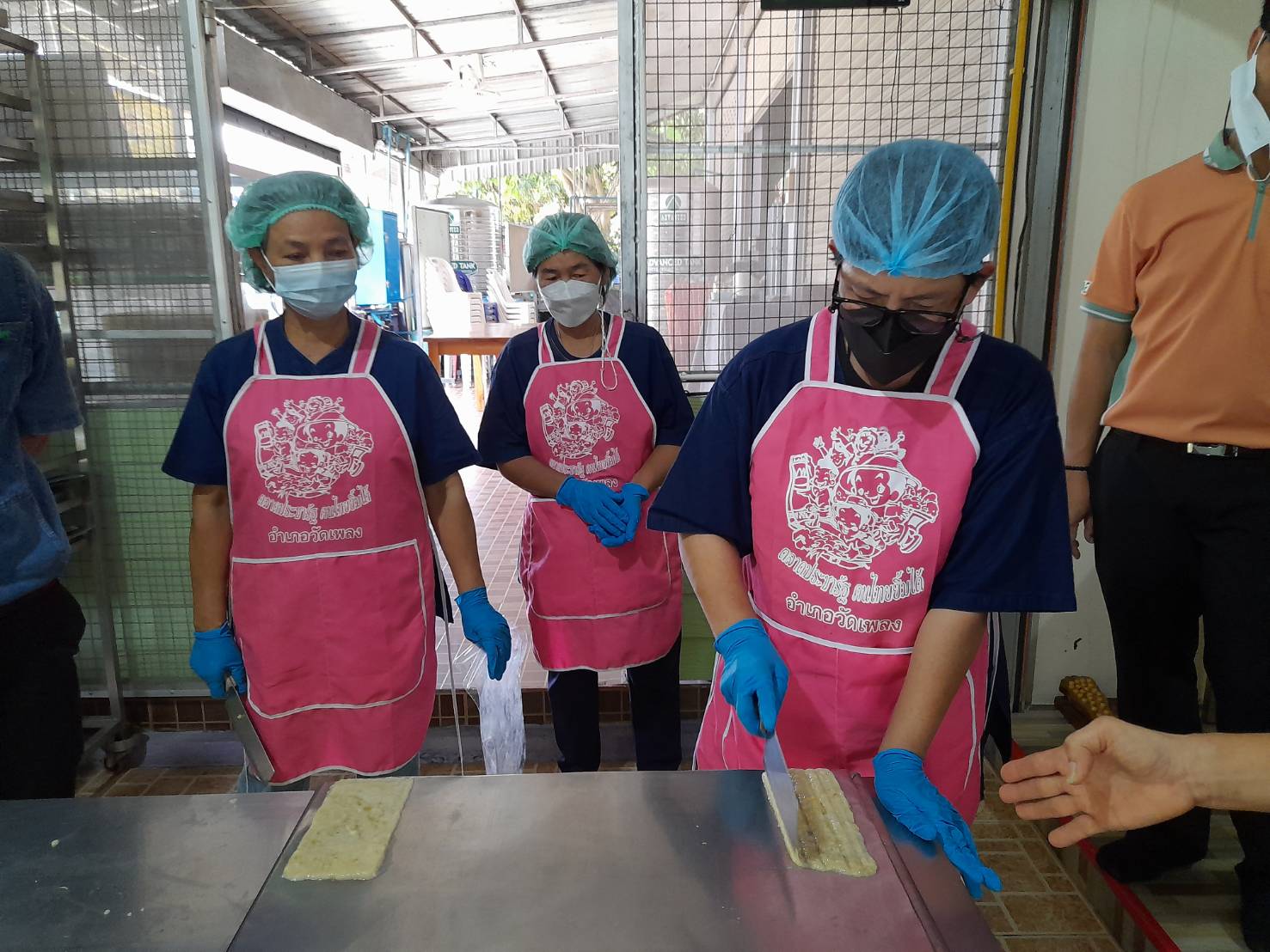 ? พช.วัดเพลง : ร่วมสนับสนุน และให้กำลังใจกลุ่มแม่บ้านเกษตรกรตำบลจอมประทัด ในการประกวดสถาบันเกษตรกรดีเด่น ระดับเขต ประจำปี 2566