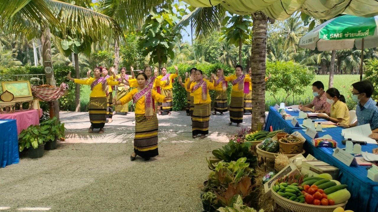 ?จังหวัดราชบุรี ลงพื้นที่ ตัดสินการคัดเลือกกิจกรรมพัฒนาชุมชนดีเด่นฯ ประเภทตำบลเข้มแข็งตามหลักปรัชญาของเศรษฐกิจพอเพียง (วันที่ 1)